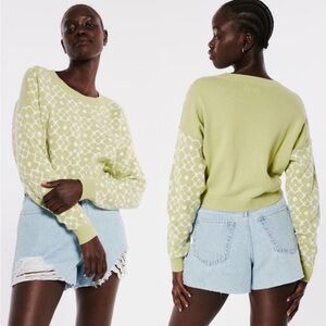 Hollister retro flower style cropped sweater, size large, great used condition